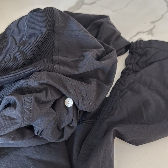 Lululemon Dance Studio Pants Black Color Womens size 2 Inseam 25” - Picture 11 of 13